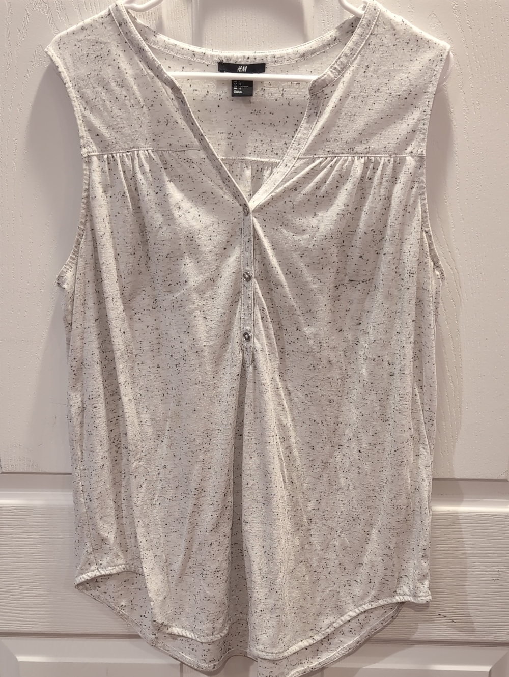 H&M Women's Speckled White Sleeveless Button-Front Tank